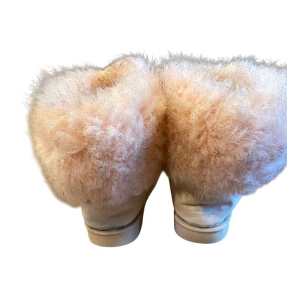Pink Furry UGG Boots Size 10 Mid Ankle Light Pink Fur Suede - Picture 3 of 16